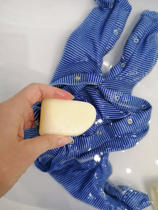 Kernseife zur Fleckenbehandlung.
