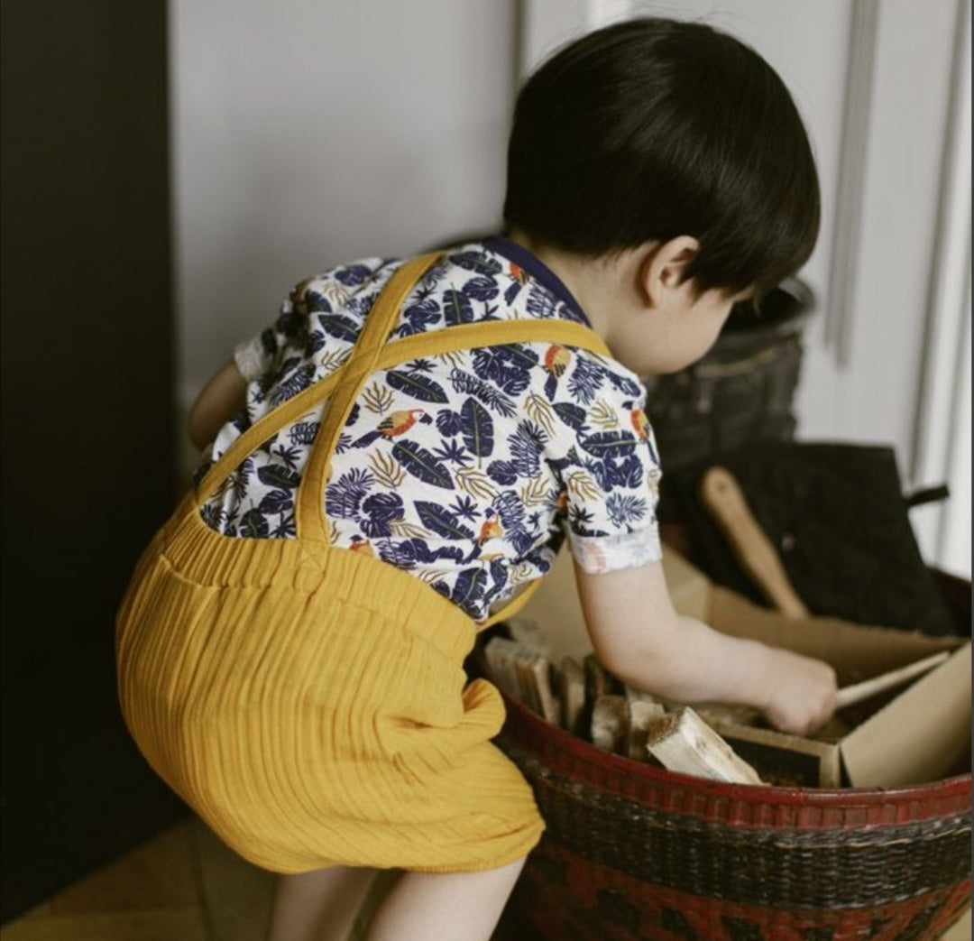 Latzhose kurz Musselin gelb