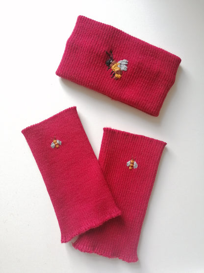 Set Pulswärmer + Stirnband handbestickt Bio Wolle rot